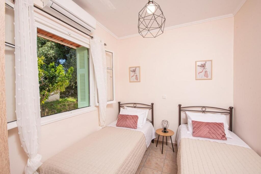 Twin bedroom